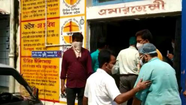 বালির ঘাট দখলকে কেন্দ্র করে তৃণমূল-বিজেপি সংঘর্ষ মঙ্গলকোটে বালির ঘাট দখলকে কেন্দ্র করে তৃণমূল-বিজেপি সংঘর্ষ মঙ্গলকোটে