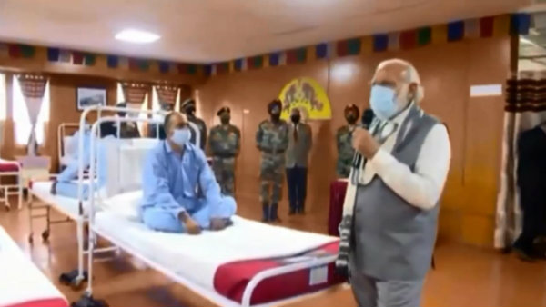 জওয়ানদের সঙ্গে ‘ফোটে-সেশন’ নিয়ে মোদীকে কটাক্ষ কংগ্রেসের জওয়ানদের সঙ্গে ‘ফোটে-সেশন’ নিয়ে মোদীকে কটাক্ষ কংগ্রেসের