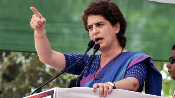 এর আগেও যোগীকে আক্রমণ করেছিলেন প্রিয়াঙ্কা
