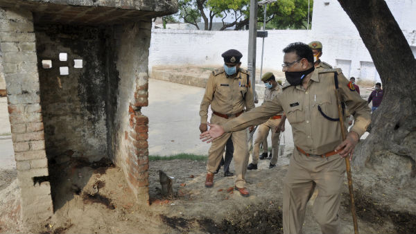 ১৯ বছর আগে পুলিশ স্টেশনে মন্ত্রীকে খুন