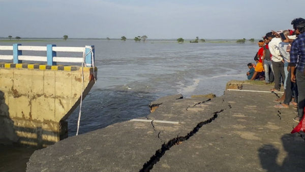 প্রস্তুত রয়েছে উদ্ধারকারী দল