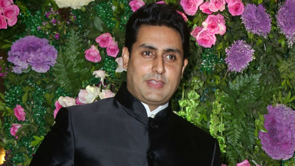অভিষেক বচ্চন মনোবিদের চরিত্রে
