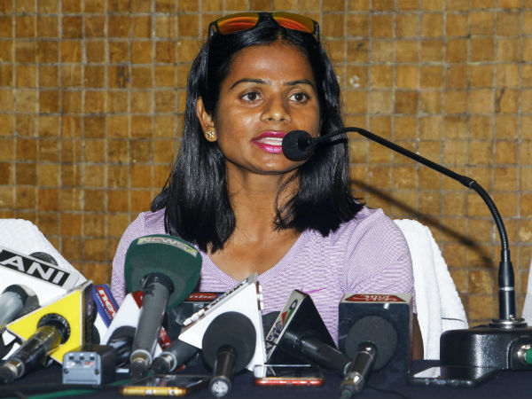 স্পনসররা পিছু হটছেন