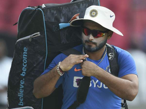 ভারতীয় দলের তরুণদের ভিড়