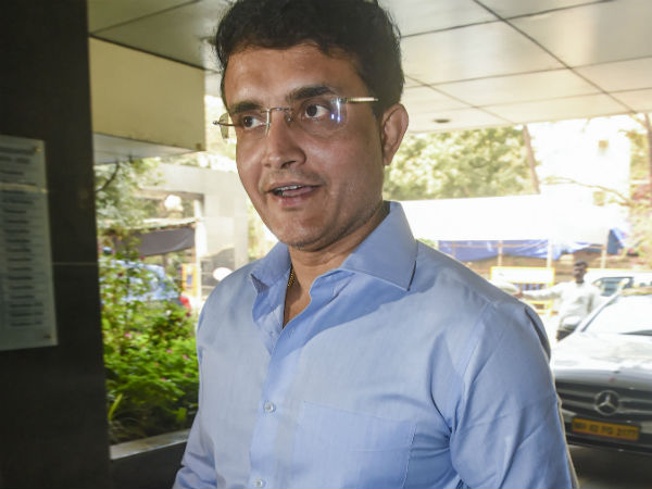 লোগোতে জোর চমক