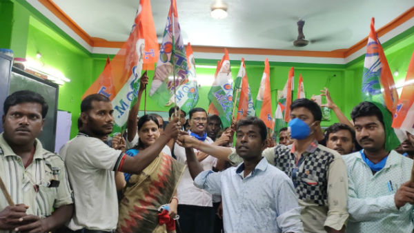বারগ্রাম গ্রাম পঞ্চায়েতের নড়াইলে দলবদল