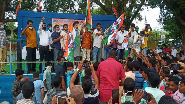 দলের কর্মসূচিতে স্বাস্থ্যবিধি না মানায় অভিযুক্ত তৃণমূলও