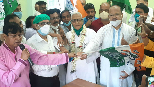 ফুল বদল,পদ্মশিবির থেকে ফুল তুলছে তৃণমূল