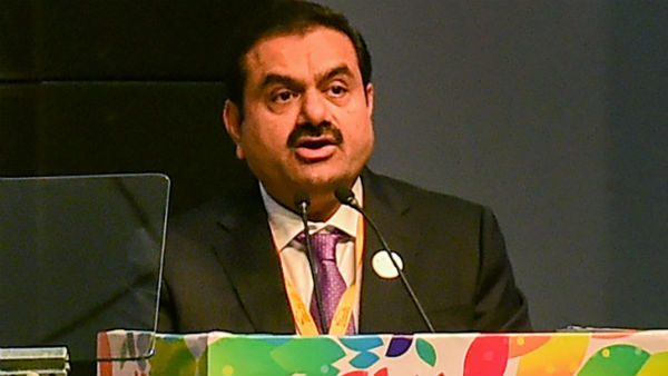 দীর্ঘ জল্পনার অবসান! মুম্বই বিমানবন্দরের ৭৪ শতাংশ মালিকানা এখন আদানি গোষ্ঠীর দীর্ঘ জল্পনার অবসান! মুম্বই বিমানবন্দরের ৭৪ শতাংশ মালিকানা এখন আদানি গোষ্ঠীর