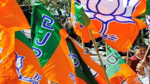 থানা থেকে ফেরার পথে হামলা