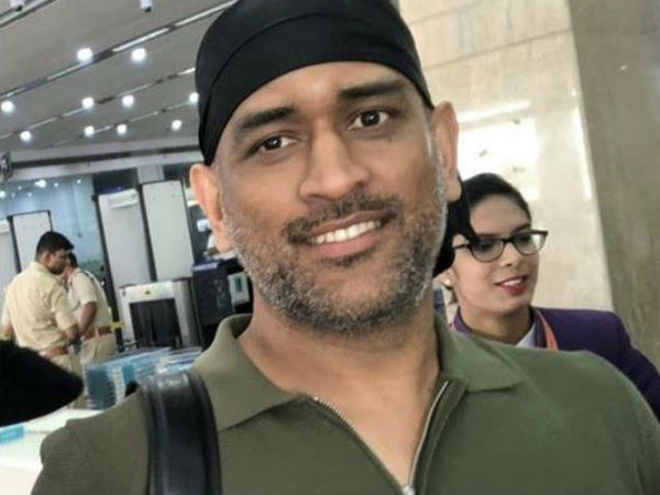 দীর্ঘদিন ক্রিকেটের বাইরে ধোনি
