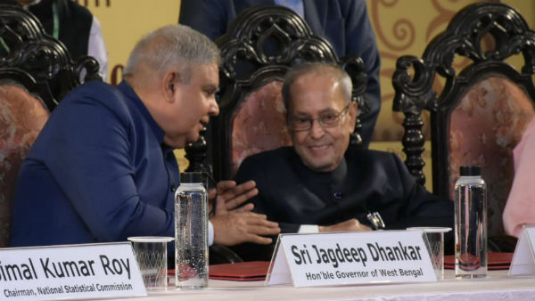 রাজনীতির উর্ধ্বে উঠে দেশসেবা করেছেন প্রণব মুখোপাধ্যায়ের প্রয়াণে শোকজ্ঞাপন রাজ্যপালের রাজনীতির উর্ধ্বে উঠে দেশসেবা করেছেন প্রণব মুখোপাধ্যায়ের প্রয়াণে শোকজ্ঞাপন রাজ্যপালের