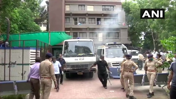 হাসপাতালে বিধ্বংসী আগুন