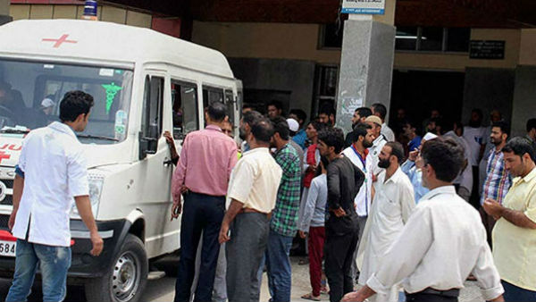 করোনার মাঝেই রাজ্যে ‘স্ক্রাব টাইফাসএর হানা, মুর্শিদাবাদে আক্রান্ত ৭ করোনার মাঝেই রাজ্যে ‘স্ক্রাব টাইফাসএর হানা, মুর্শিদাবাদে আক্রান্ত ৭