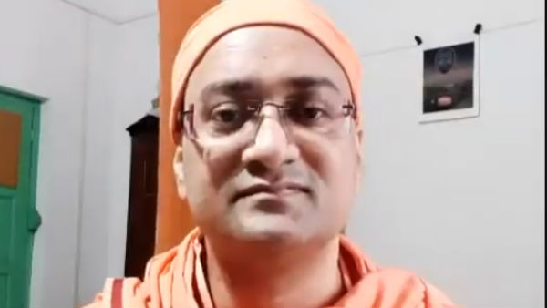 'রাজনীতি সরাসরি..' কী বললেন সন্ন্যাসী?