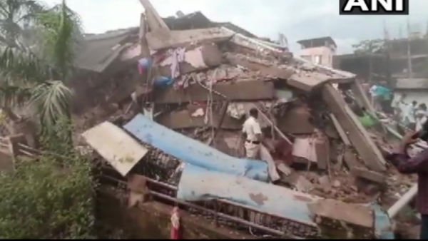 মহারাষ্ট্রে হুড়মুড়িয়ে ভেঙে পড়ল বাড়ি, ধ্বংসাবশেষে আটকে ৪৭ জন মহারাষ্ট্রে হুড়মুড়িয়ে ভেঙে পড়ল বাড়ি, ধ্বংসাবশেষে আটকে ৪৭ জন
