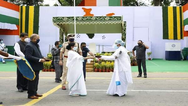 কোভিড যোদ্ধাদের সংবর্ধনা