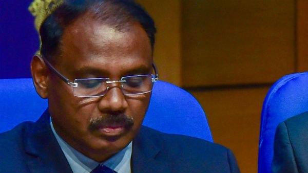 পদত্যাগ করলেন কাশ্মীরের প্রথম লেফটেন্যান্ট গভর্নর জিসি মুর্মু পদত্যাগ করলেন কাশ্মীরের প্রথম লেফটেন্যান্ট গভর্নর জিসি মুর্মু