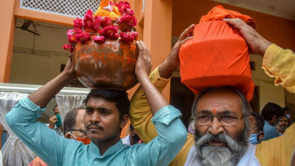 সক্রিয় ভূমিকা নেন বিনয় কাটিয়ার, প্রবীন তোগাডিয়া, বিষ্ণু হরি ডালমিয়ারাও
