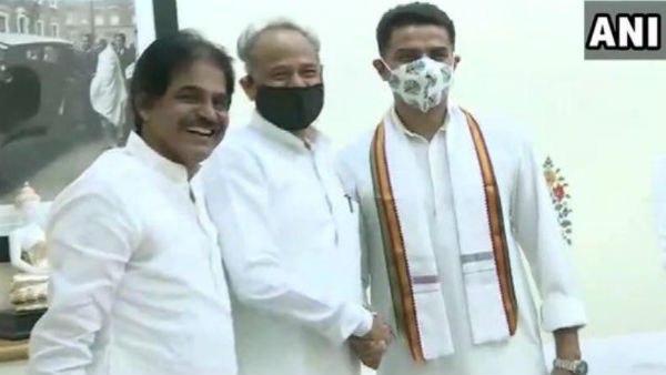 পাইলটের ধামাকেদার ঘর ওয়াপসি