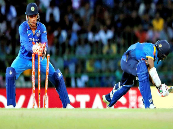 অবসরে আক্ষেপ নয়! বরং বিদ্যুৎ গতির স্টাম্পিংয়ে মজে শাস্ত্রী