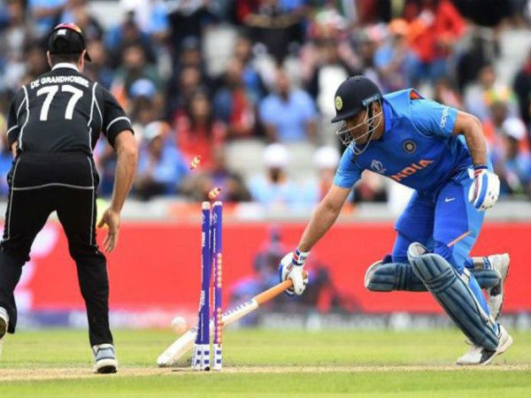 অভিষেক ম্যাচে রান আউট