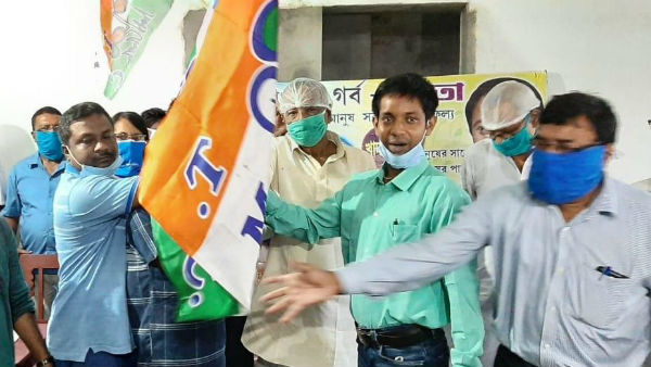 বিরোধী দল ছেড়ে তৃণমূলে