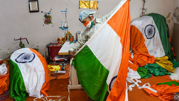 আঁচল মালহোত্রার 'রেমন্যান্টস অফ আ সেপারেশন'