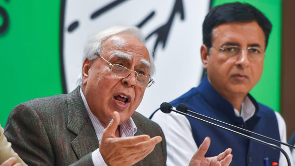 সুরজেওয়ালার টুইটে মনবদল কপিলের