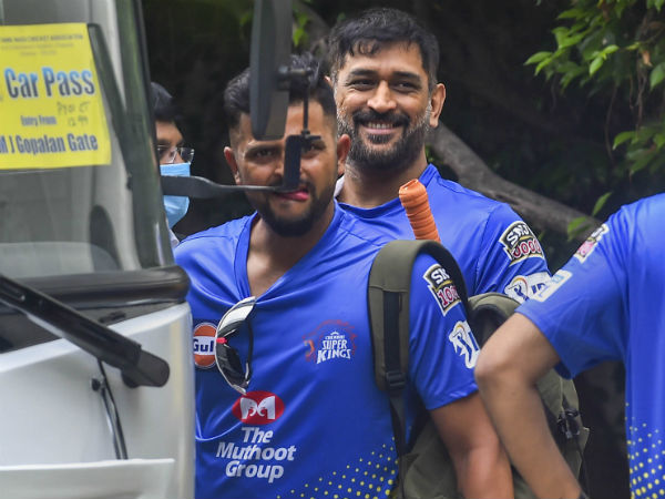 সকালের বিমানে দুবাই গিয়েছে কেকেআর