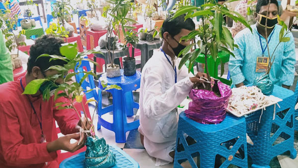 রাখিতে বাঁধা পড়বে গাছও, অভিনব উদ্যোগ কলকাতার স্বেচ্ছাসেবী সংস্থার রাখিতে বাঁধা পড়বে গাছও, অভিনব উদ্যোগ কলকাতার স্বেচ্ছাসেবী সংস্থার