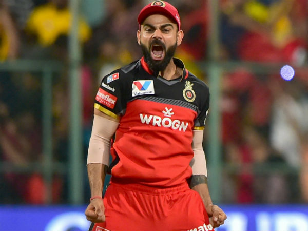 টাইটেল স্পনসর হিসেবে কোন কোন কোম্পানির নাম ঘোরাফেরা করছে