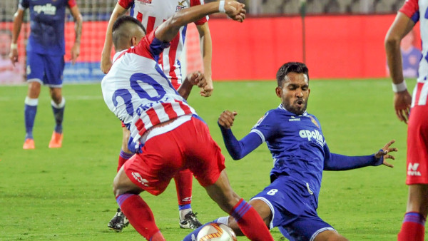 দুর্দান্ত জাভি হার্নান্ডেজ