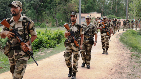 স্বাধীনতা দিবসের দিন কালাদিবসের ডাক দিয়ে পোস্টার
