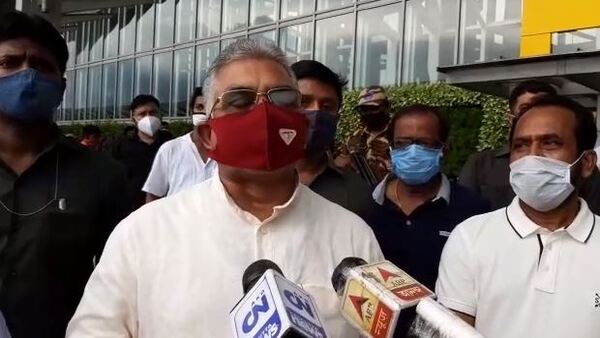 পুলিশকে রাজনীতিক কাজে ব্যবহারের অভিযোগ