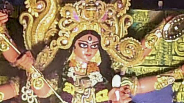 অষ্টমীতে দেবী মহা গৌরীর পুজো
