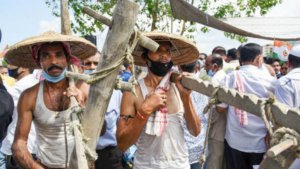 ইন্ডিয়া গেটে বিক্ষোভ