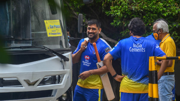 আইপিএল ২০২০:ম্যাচের দিন বাসে ১৭ ক্রিকেটার,২ ওয়েটার! কীভাবে জৈব সুরক্ষা মানা হবে জেনে নিন আইপিএল ২০২০:ম্যাচের দিন বাসে ১৭ ক্রিকেটার,২ ওয়েটার! কীভাবে জৈব সুরক্ষা মানা হবে জেনে নিন