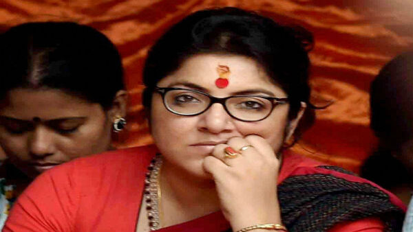 বাইরে থেকে এসে গণ্ডগোল