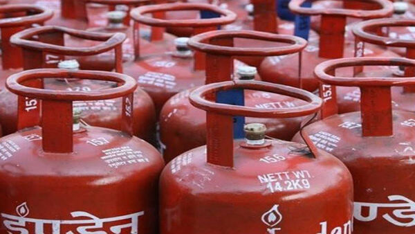 ২০১৬-তে শুরু প্রধানমন্ত্রী উজ্জ্বলা যোজনার সূচনা
