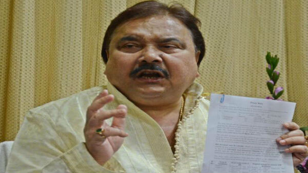 বিষয়টি ধরে ফেলেন নিরাপত্তারক্ষী!