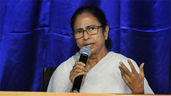 মমতা বন্দ্যোপাধ্যায়ের উন্নয়নের কাজে যুক্ত হতে চান