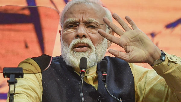 মোদী নামে ভর করেই জয়ের খোঁজে
