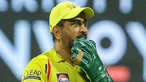 উইকেটরক্ষক ধোনি কোন নজিরের সামনে দাঁড়িয়ে