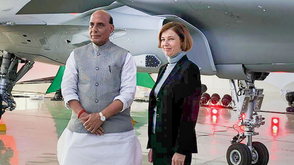কোন কূটনীতি রাফালেকে ঘিরে?
