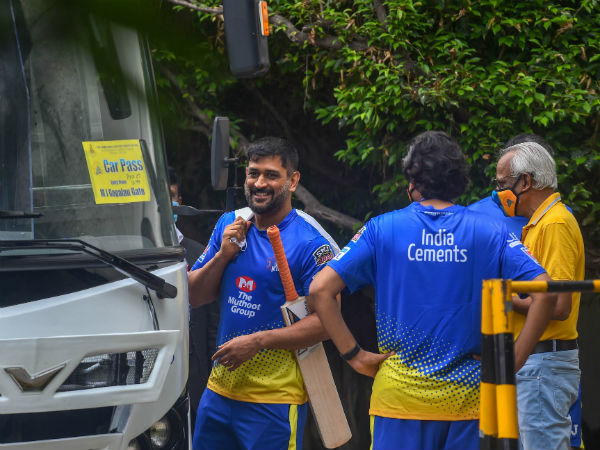 দুই ক্রিকেটার সহ ১২ স্টাফ কোভিড আক্রান্ত