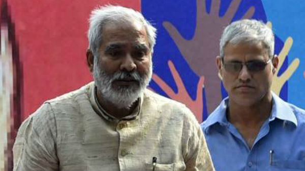 রাষ্ট্রপতি ও প্রধানমন্ত্রীর শ্রদ্ধা