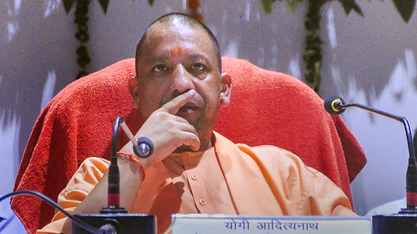 দুষ্কৃতী এসে মূর্তিগুলি নষ্ট করে দেয়