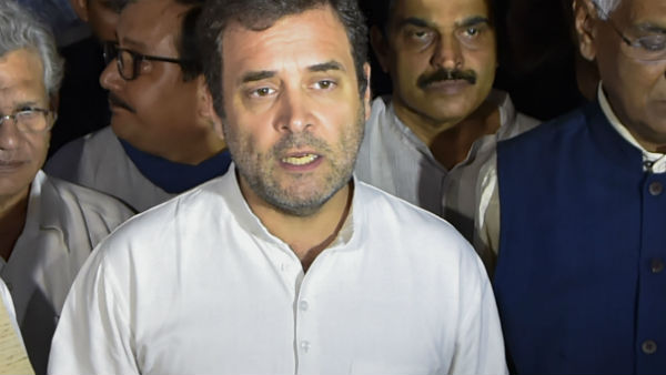 রাফাল দুর্নীতিতে নিয়ে শুরু থেকেই সরব রাহুল