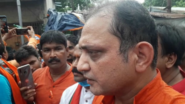 লকডাউন নিয়ে মুখ্যমন্ত্রীকে কটাক্ষ